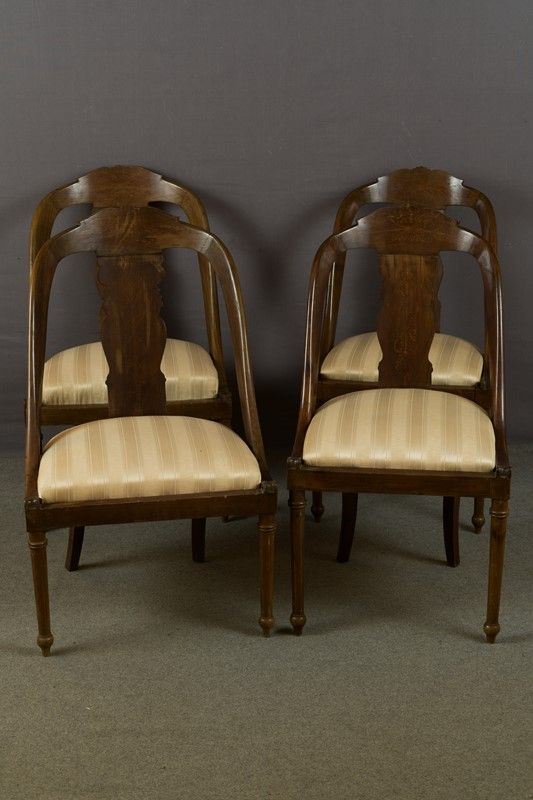 Lot of 8 folding chairs
