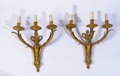 Bronzo dorato cesellato, Coppia di appliques a tre luci, stile Luigi XVI (Francia, inizio XX seco...