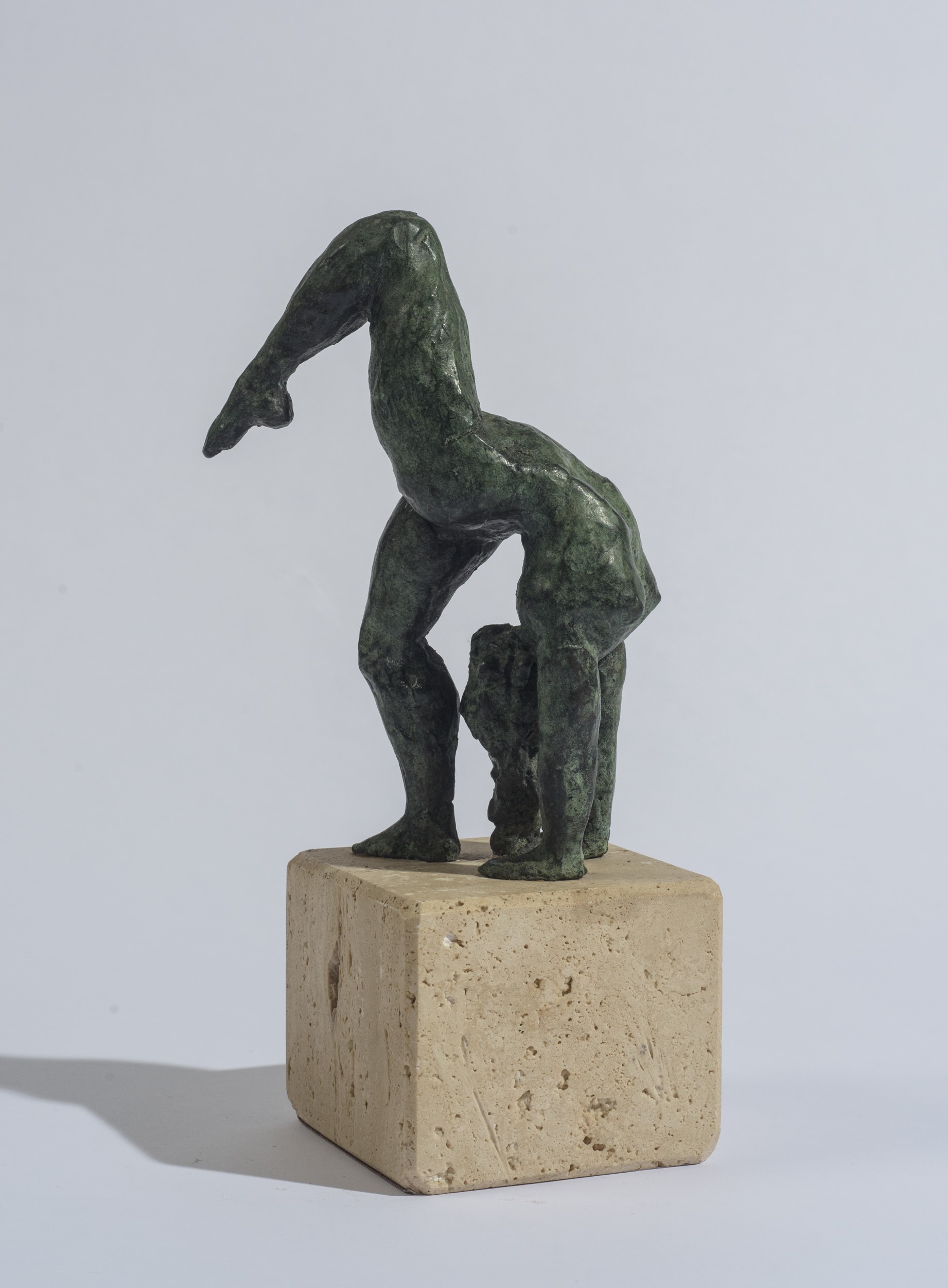 Pina Silvani - La contorsionista, bronzo a patina verde