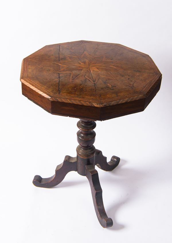 Tavolino ottagonale