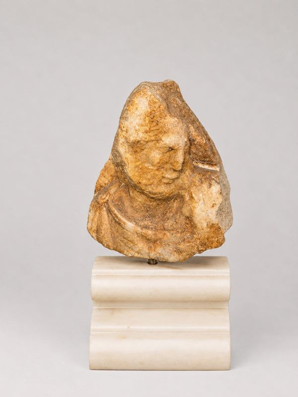 Fregio raffigurante soldato romano
