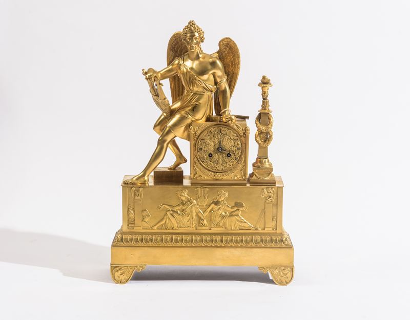 Pendola da tavolo in bronzo dorato cesellato, manifattura francese (Impero, prima metà XIX secolo...