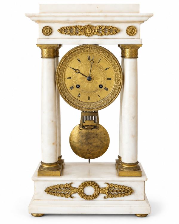 Orologio da tavolo a portico