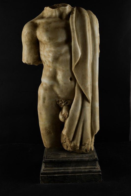 Torso virile in marmo