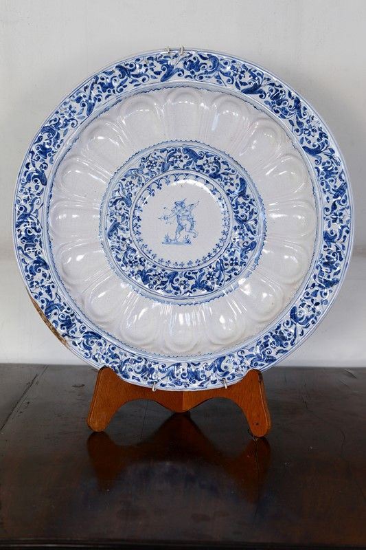 Bacile in maiolica bianca