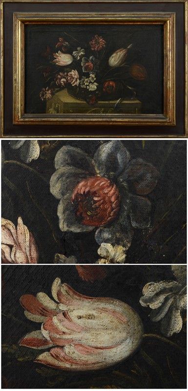 Vaso di fiori su basamento