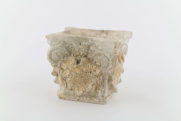 Svuotatasche a forma di capitello