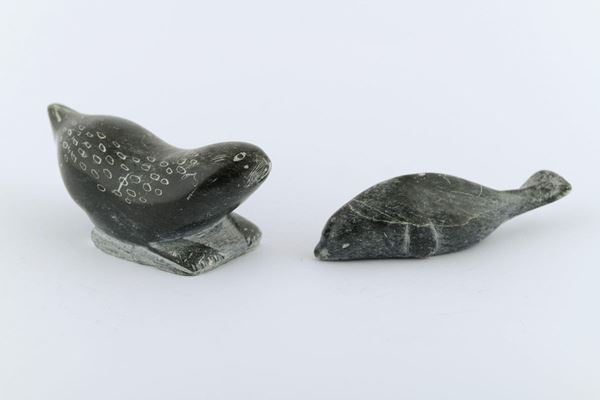 Lotto di due sculture di animali