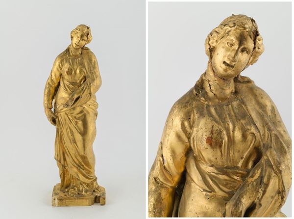 Scultura femminile in abito togato