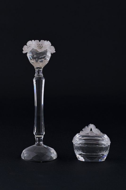 Lot of a candlestick and a pill case