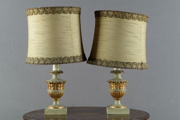Pair of pallet holders
