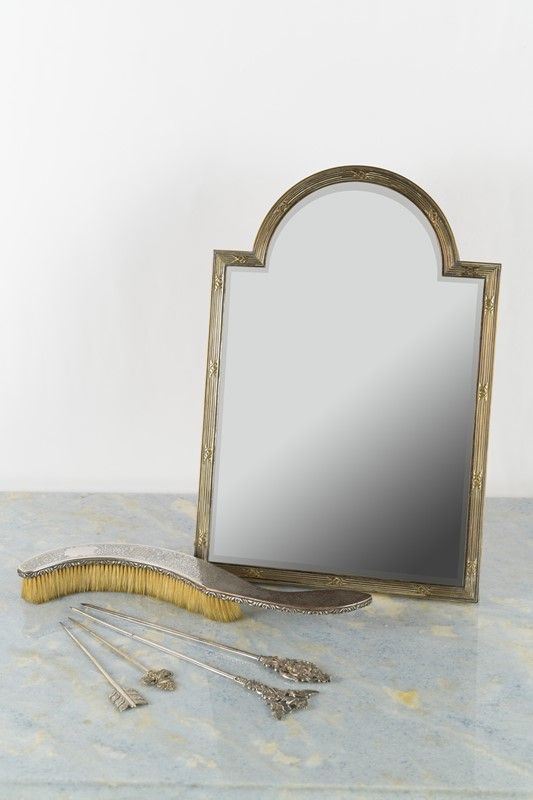 Lot six pieces in silver metal