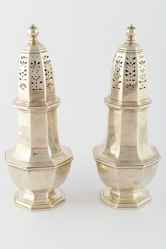 Pair of sugar spreaders