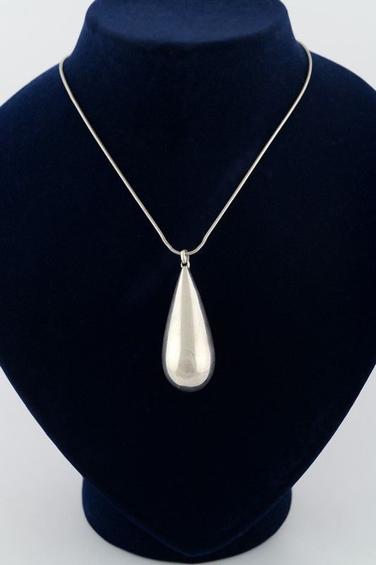 Ciondolo con collana