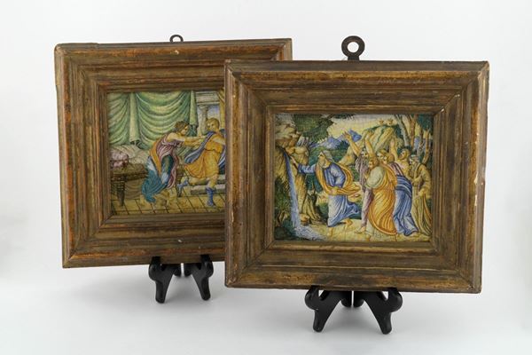 Coppia di mattonelle in maiolica 